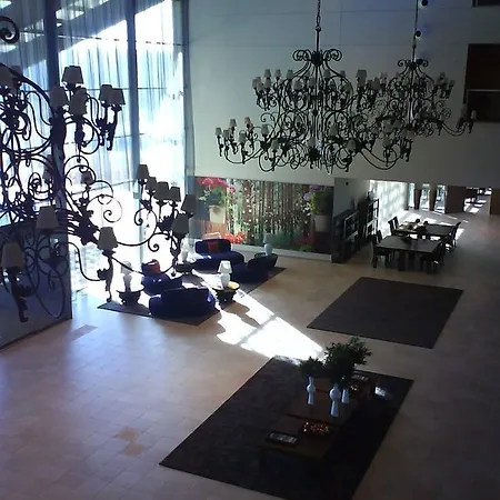 Отель Ciudad De Lucena 4*